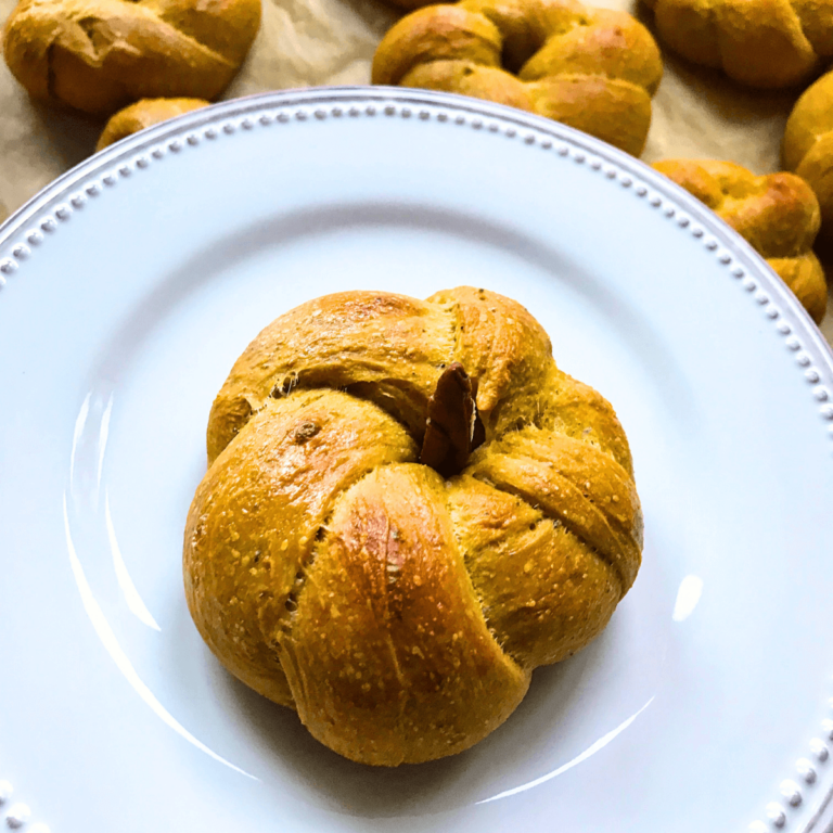 Soft Sourdough Pumpkin Spice Dinner Rolls (Pumpkin-shaped)